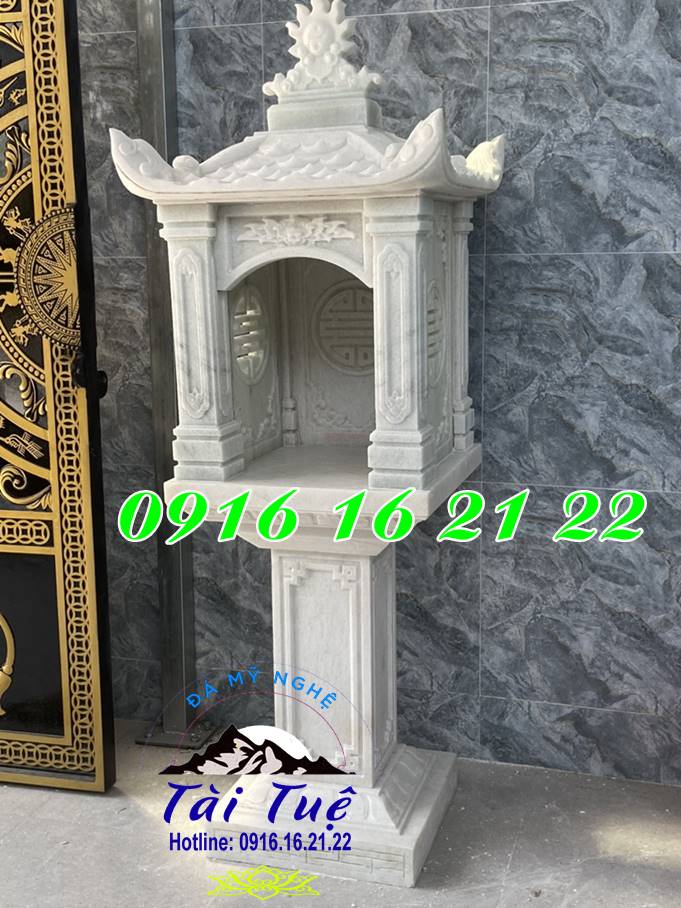 Bàn thờ đá lộ thiên ngoài trời tại Ninh Thuận