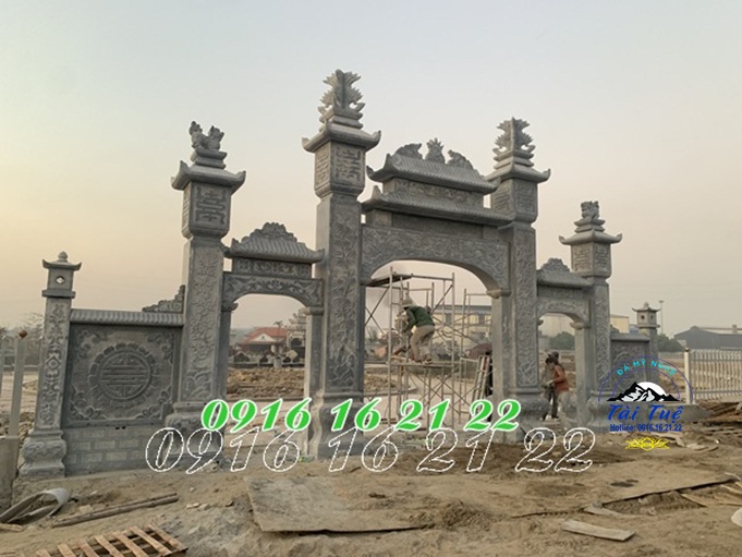 Cổng đá tam quan nhà thờ hai mái tại Bắc Ninh Cổng đá tam quan nhà thờ hai mái tại Bắc Ninh