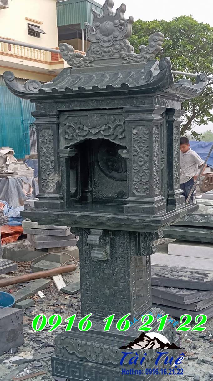 Cây hương đá xanh rêu thờ thiên có mái tại Bình Định Cây hương đá xanh rêu thờ thiên có mái tại Bình Định